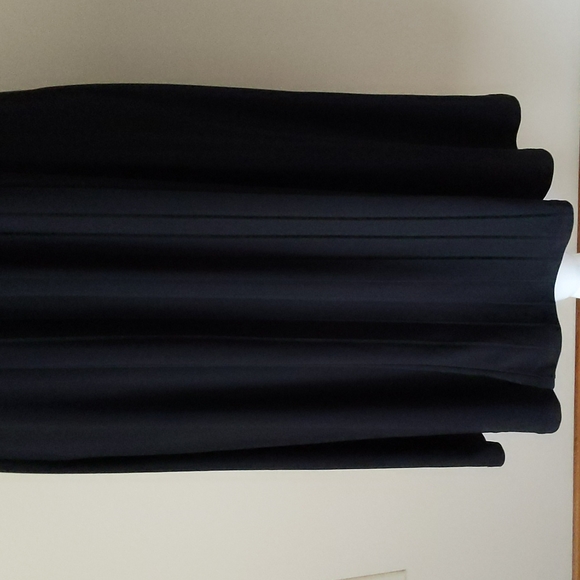 Signature by Sangria Embellished Pleated Empire Waist Dress 6 Black - Picture 8 of 16